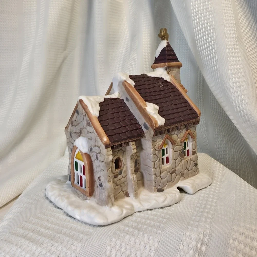 Christmas‎ Valley Hand Painted Porcelain Church Collector's Series Vintage 1991